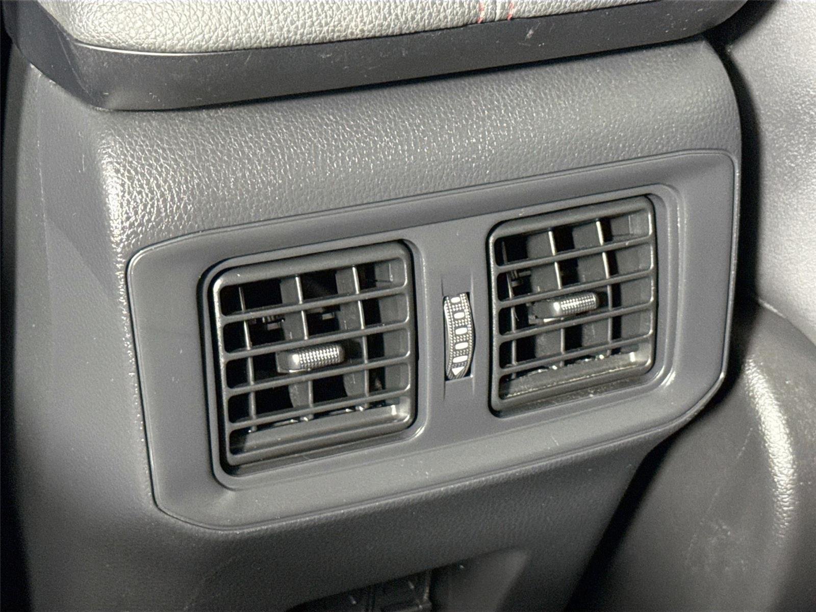 2025 Toyota RAV4 XSE - Photo 39
