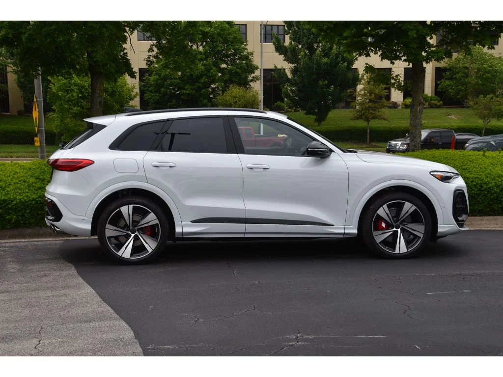 New 2026 Glacier White Metallic Audi Premium Plus image 3