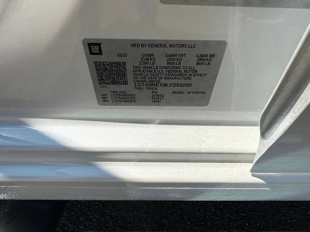 Used 2020 WHITE FROST TRICOAT GMC Denali image 41
