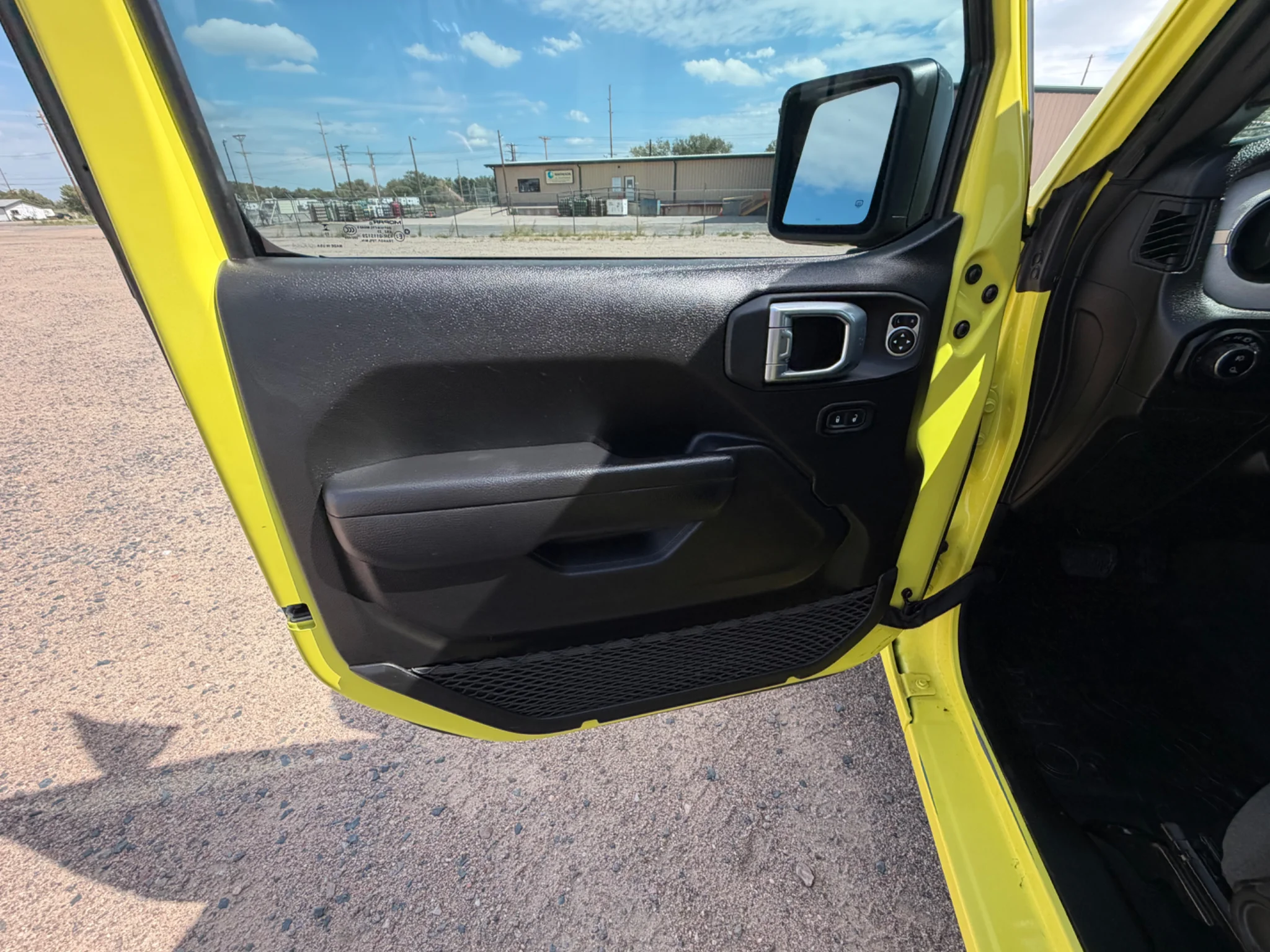 Used 2024 High Velocity Clearcoat Jeep Sport S image 16