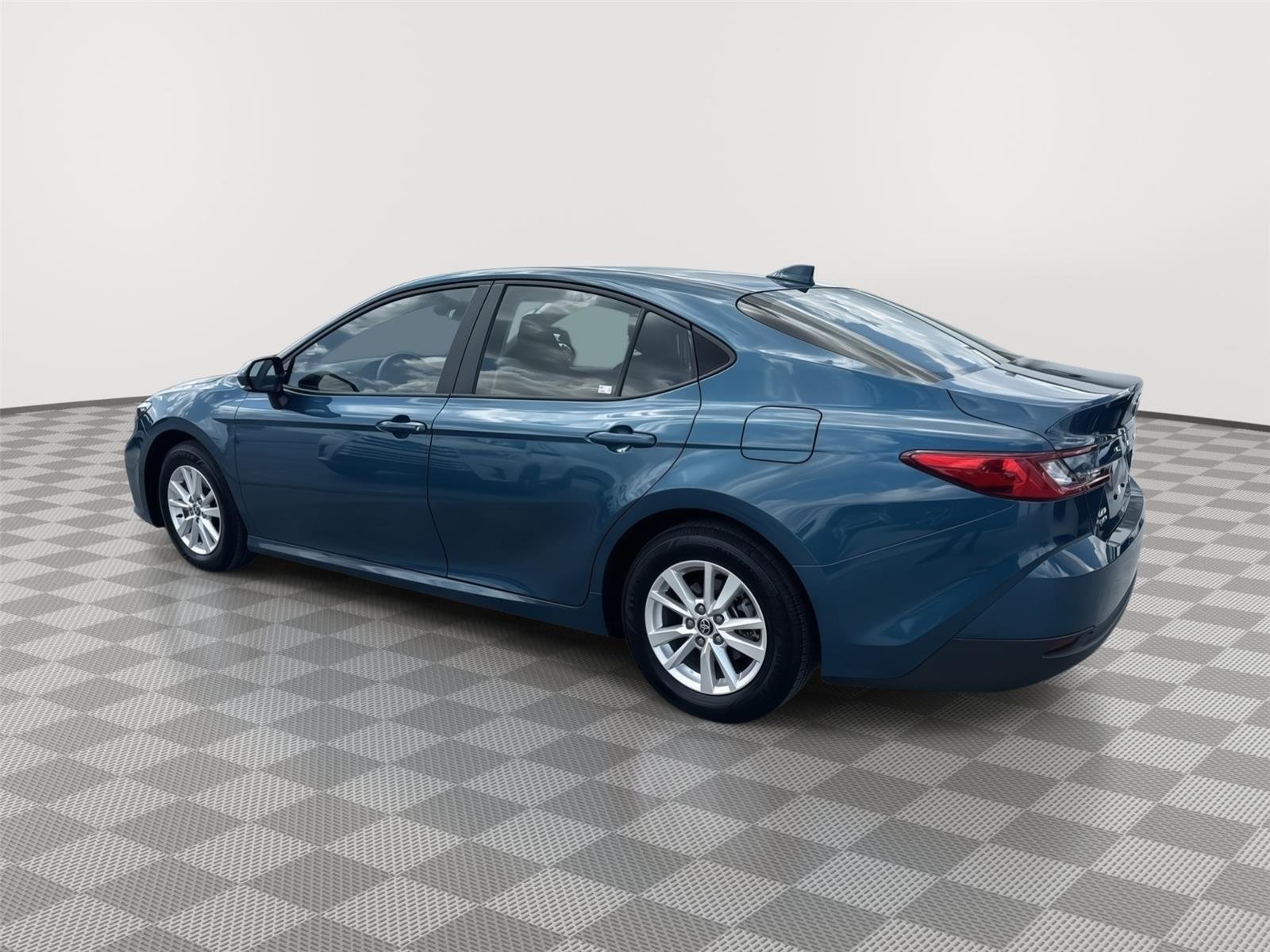 Used 2025 Ocean Gem Toyota LE image 6