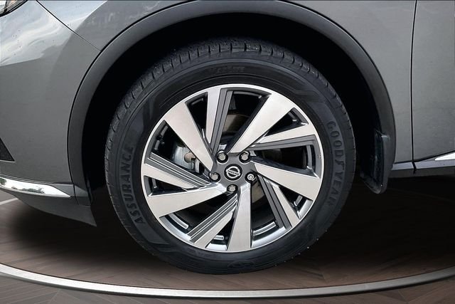 Used 2021 Gray Nissan SL image 9