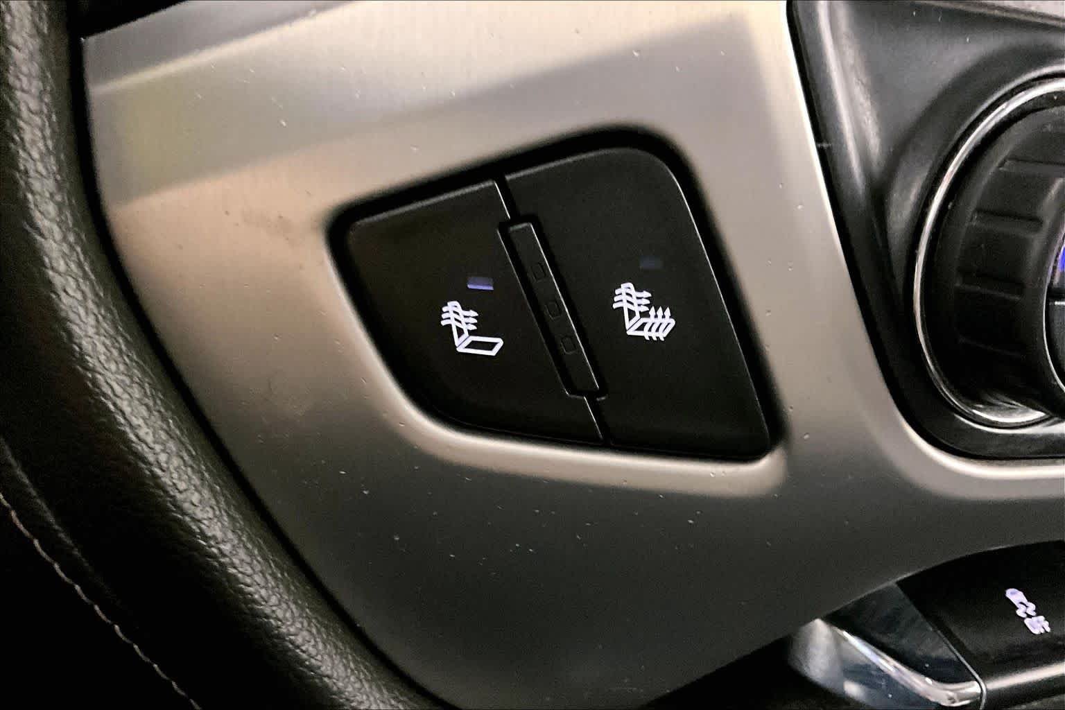 Used 2018 Cardinal Red GMC SLE image 32