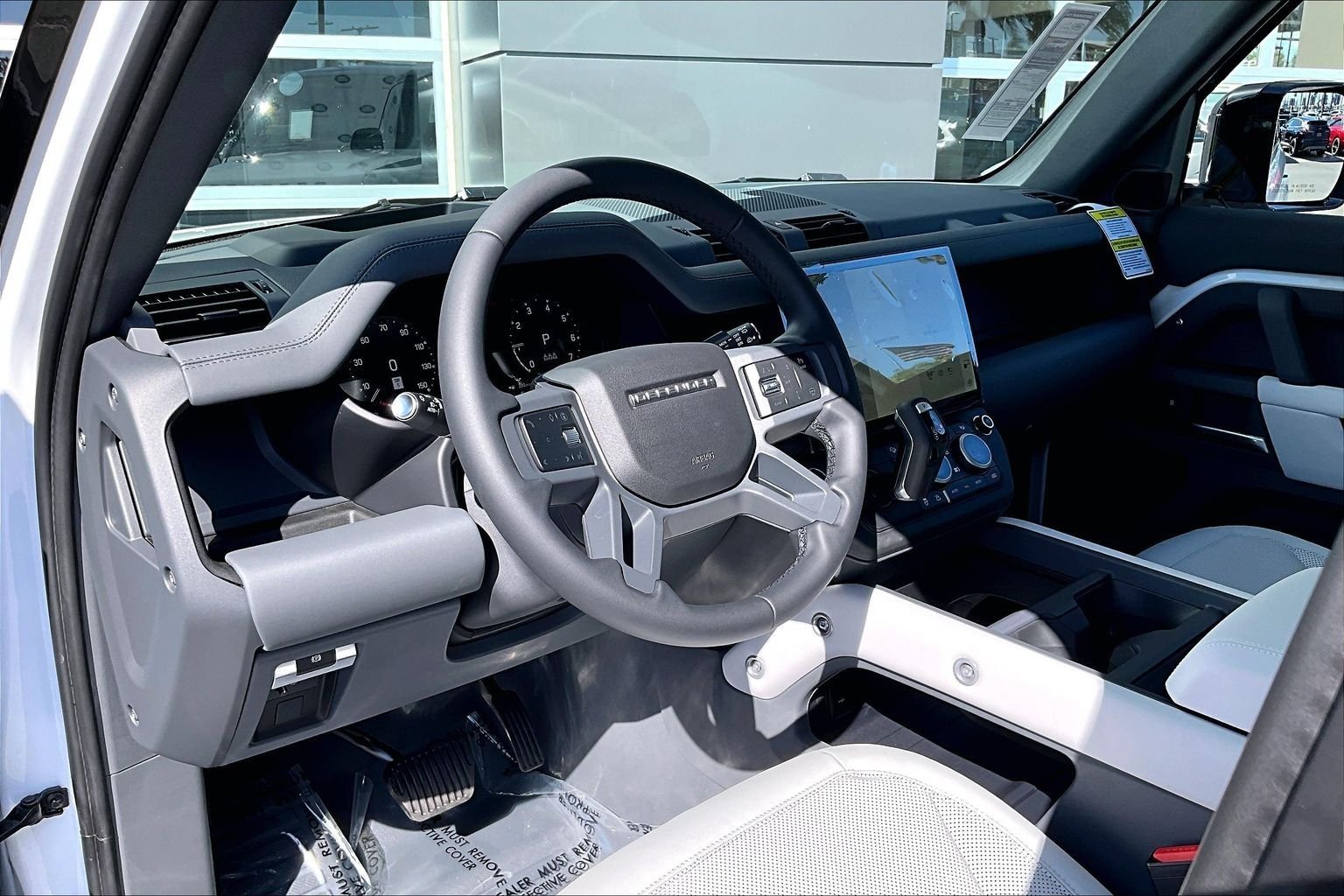 New 2026 Fuji White Land Rover X-Dynamic SE image 6