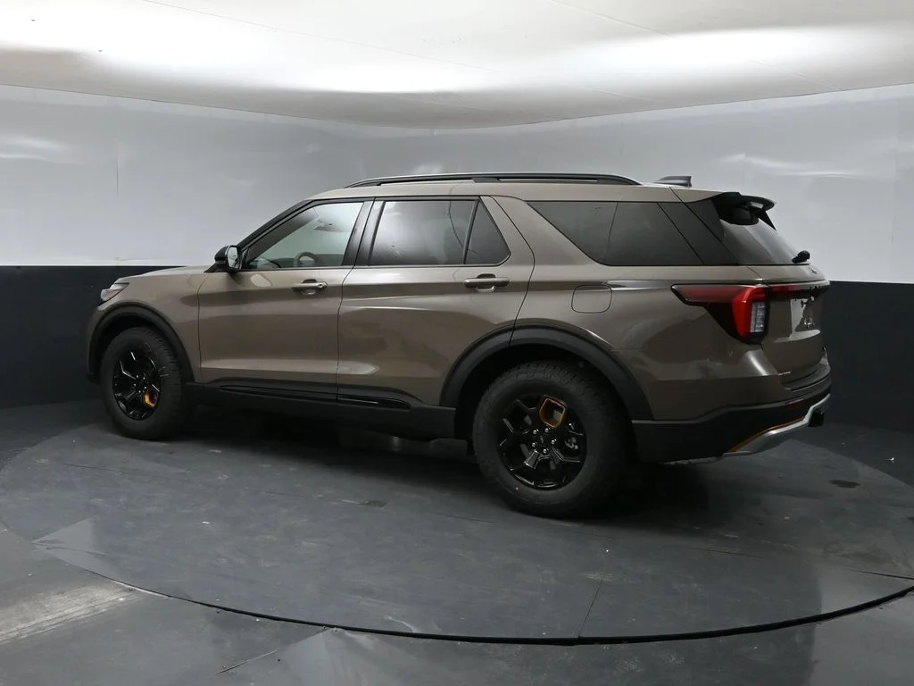 New 2026 Gray Ford Tremor image 4