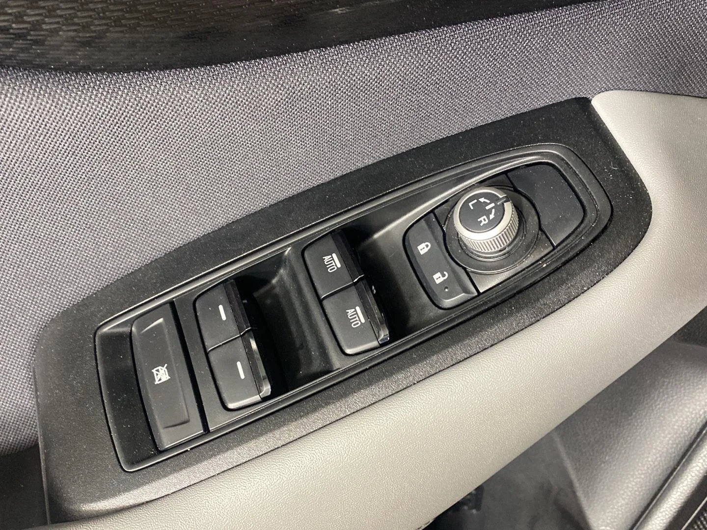 Used 2025 Magnetite Gray Metallic Subaru Premium image 26