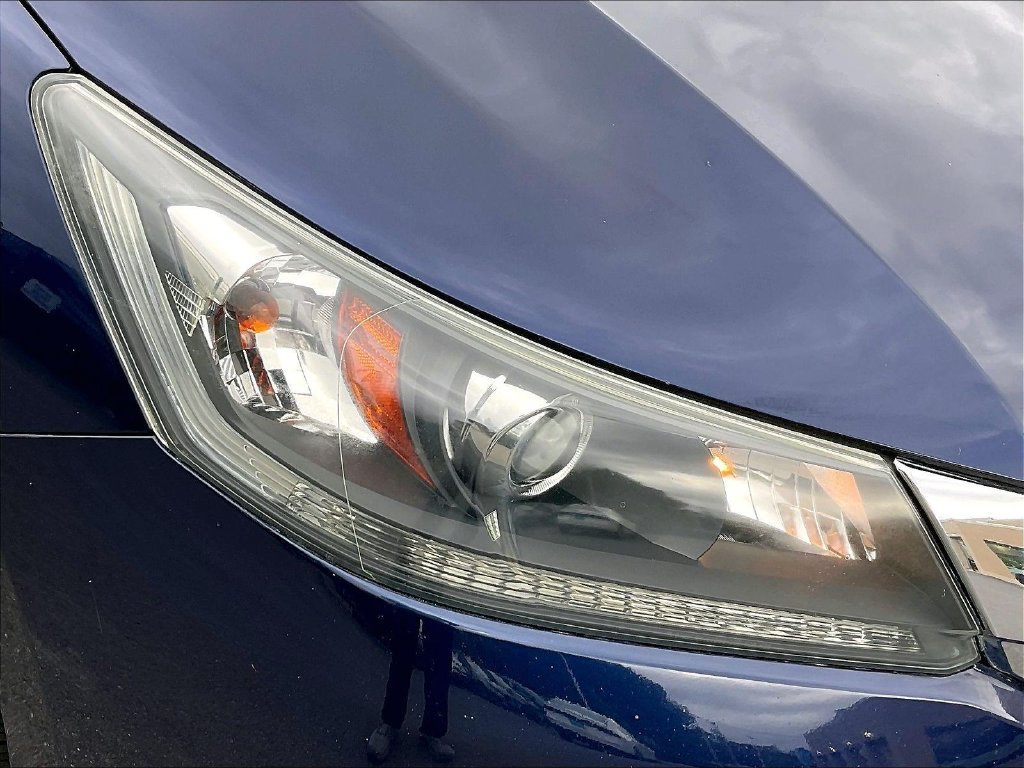 Used 2015 Blue Honda EX image 32