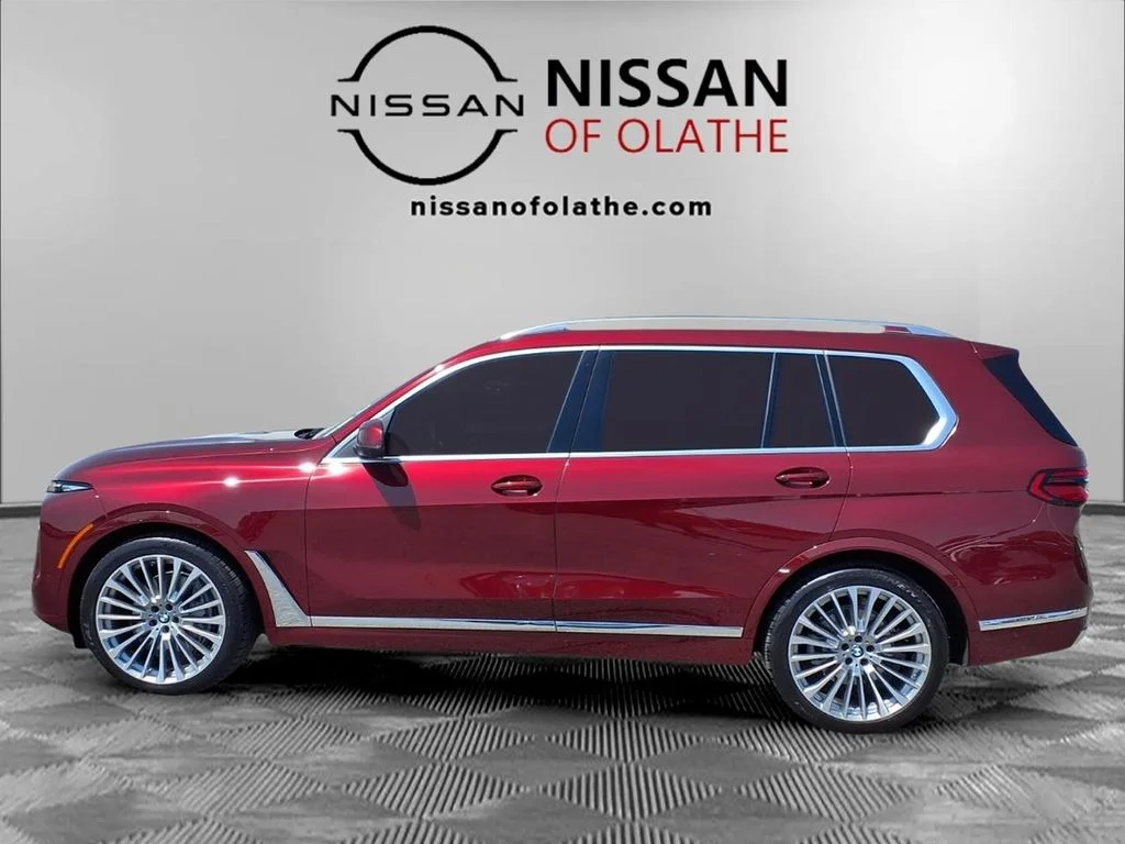 Used 2024 Red BMW xDrive40i image 28