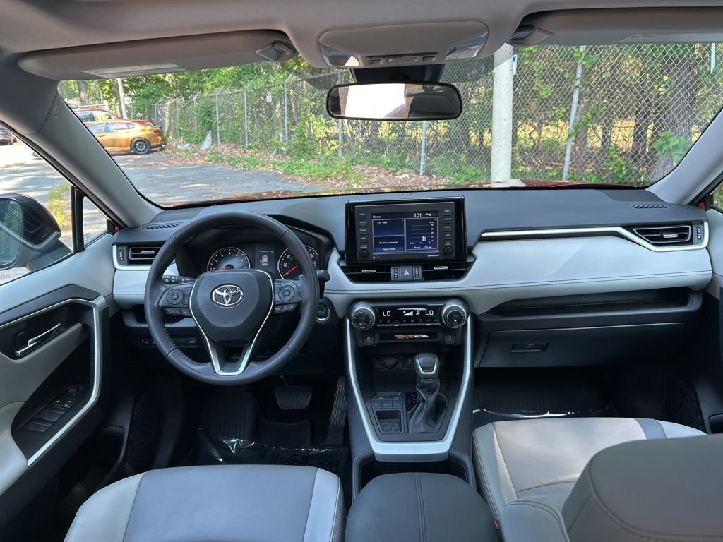 Used 2022 Red Toyota XLE Premium image 28