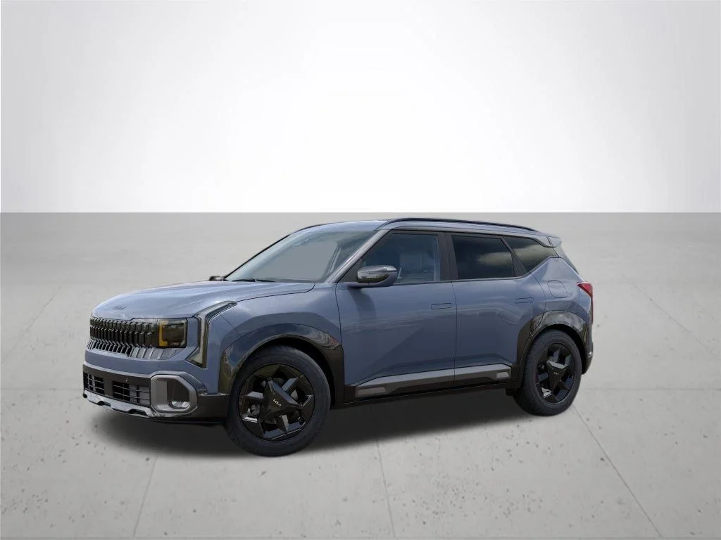 New 2027 Pale Gray Kia X-Line S image 3