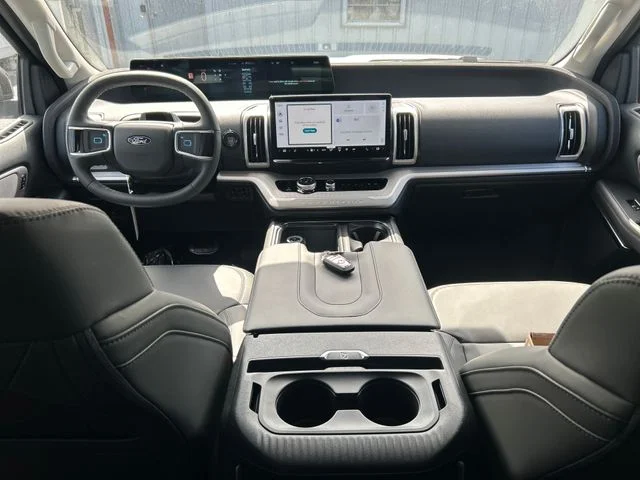 New 2026 Oxford White Ford Active image 13