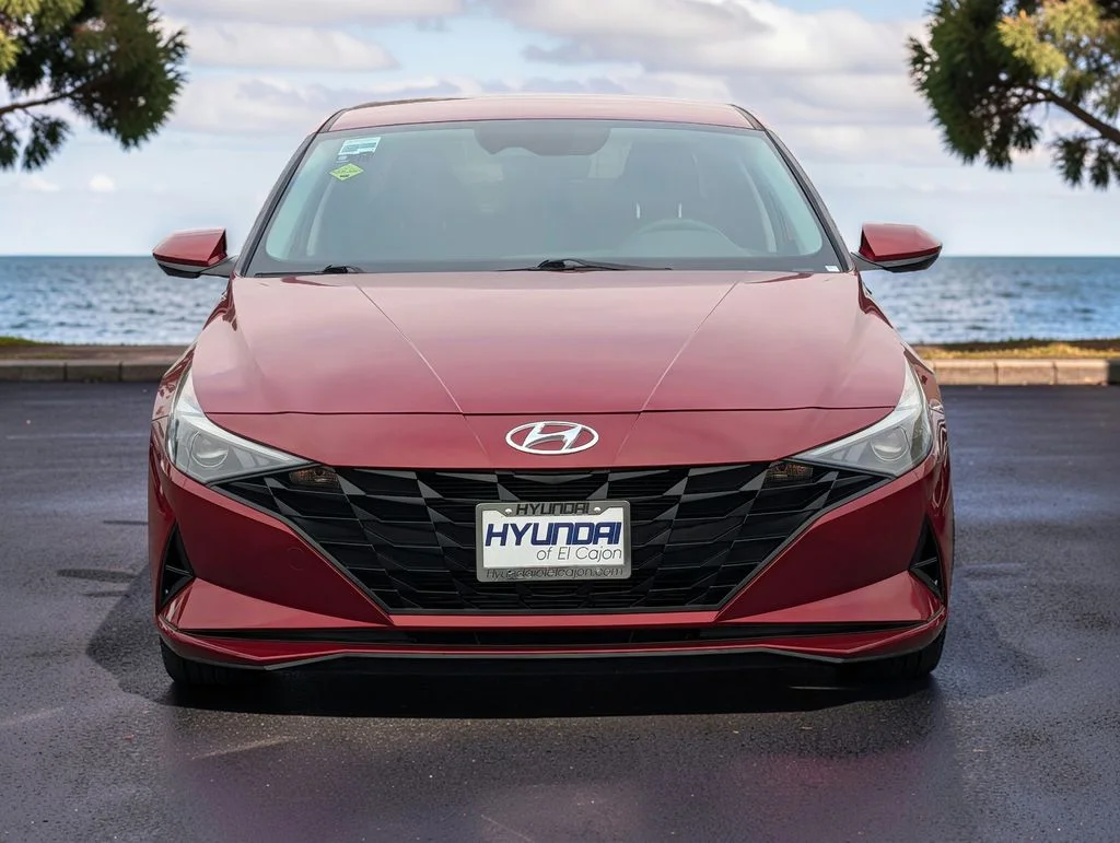 Used 2023 Red Hyundai SEL image 3