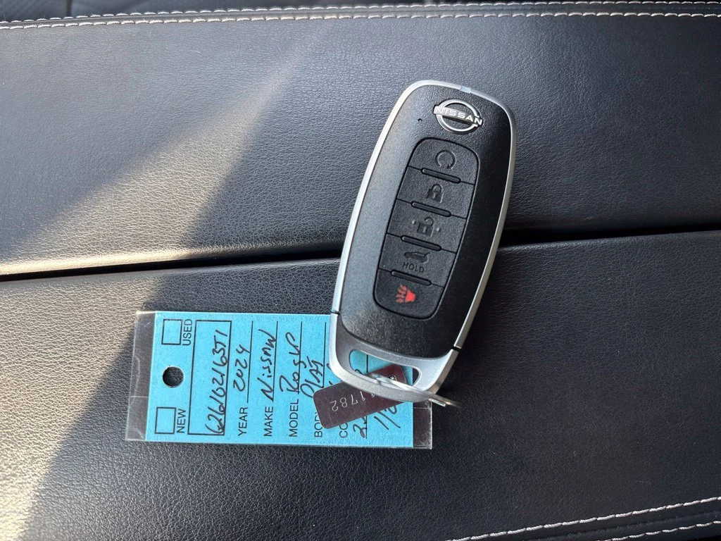 Used 2024 Gray Nissan Platinum image 34