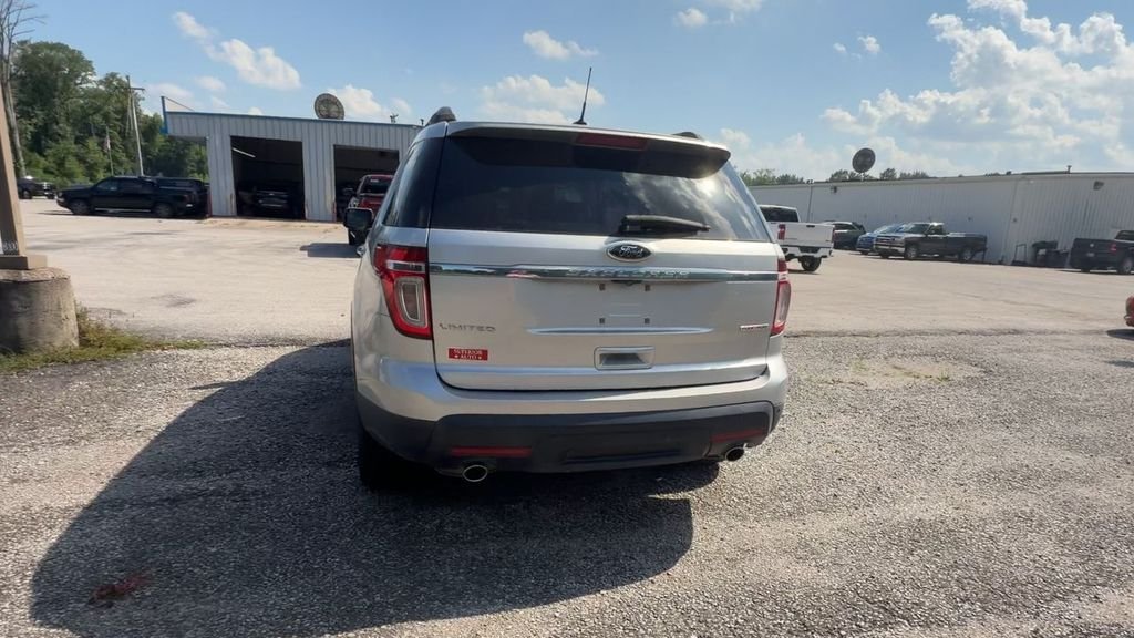 Used 2015 Silver Ford Limited image 7