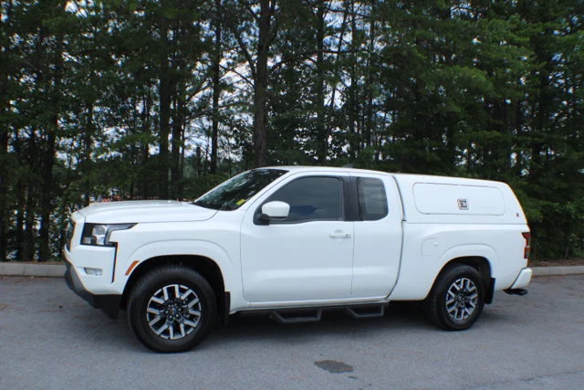 Used 2023 Glacier White Nissan SV image 6