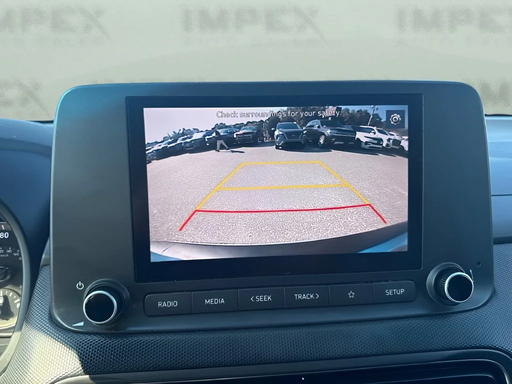 Used 2022 Green Hyundai SEL image 16