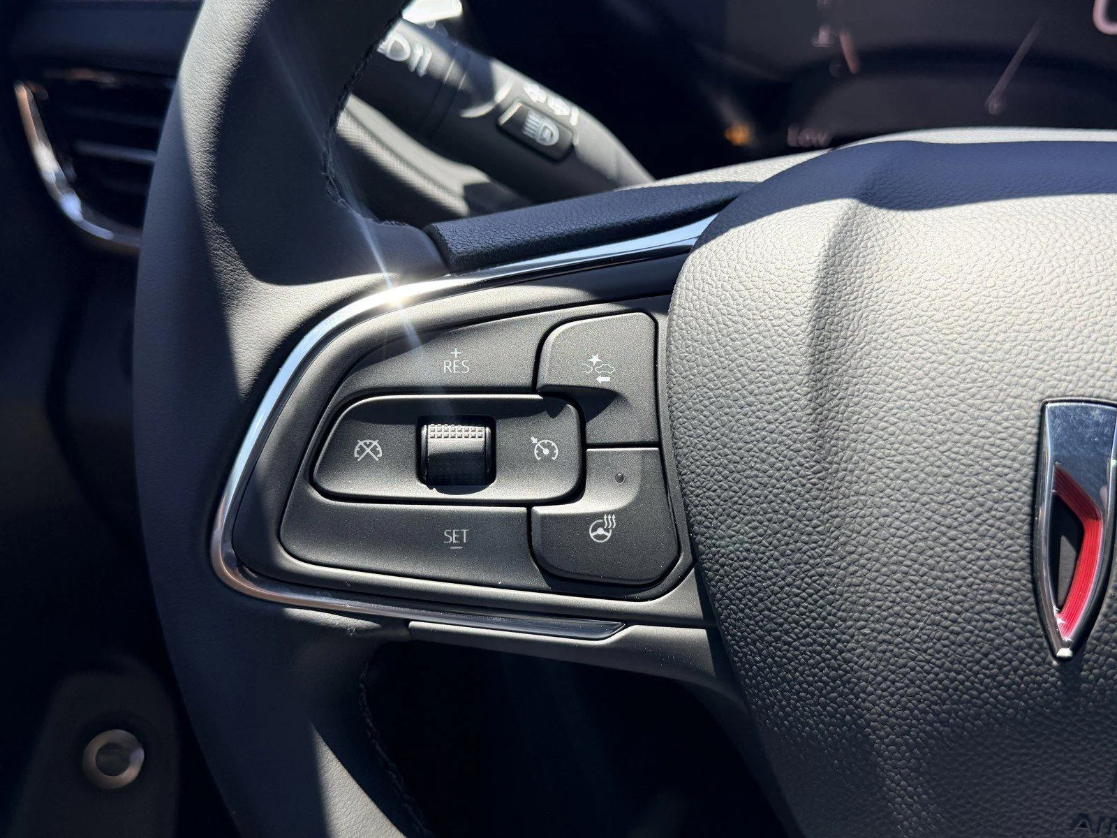 New 2026 White Frost Tricoat Buick Avenir image 23