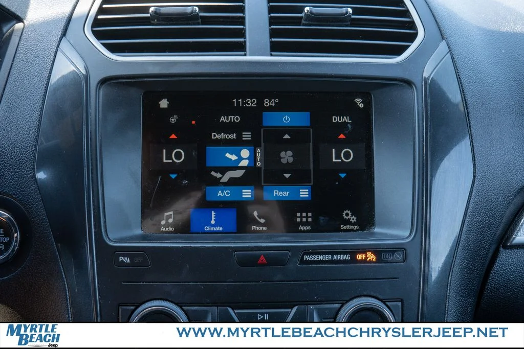 Used 2018 Oxford White Ford XLT image 23