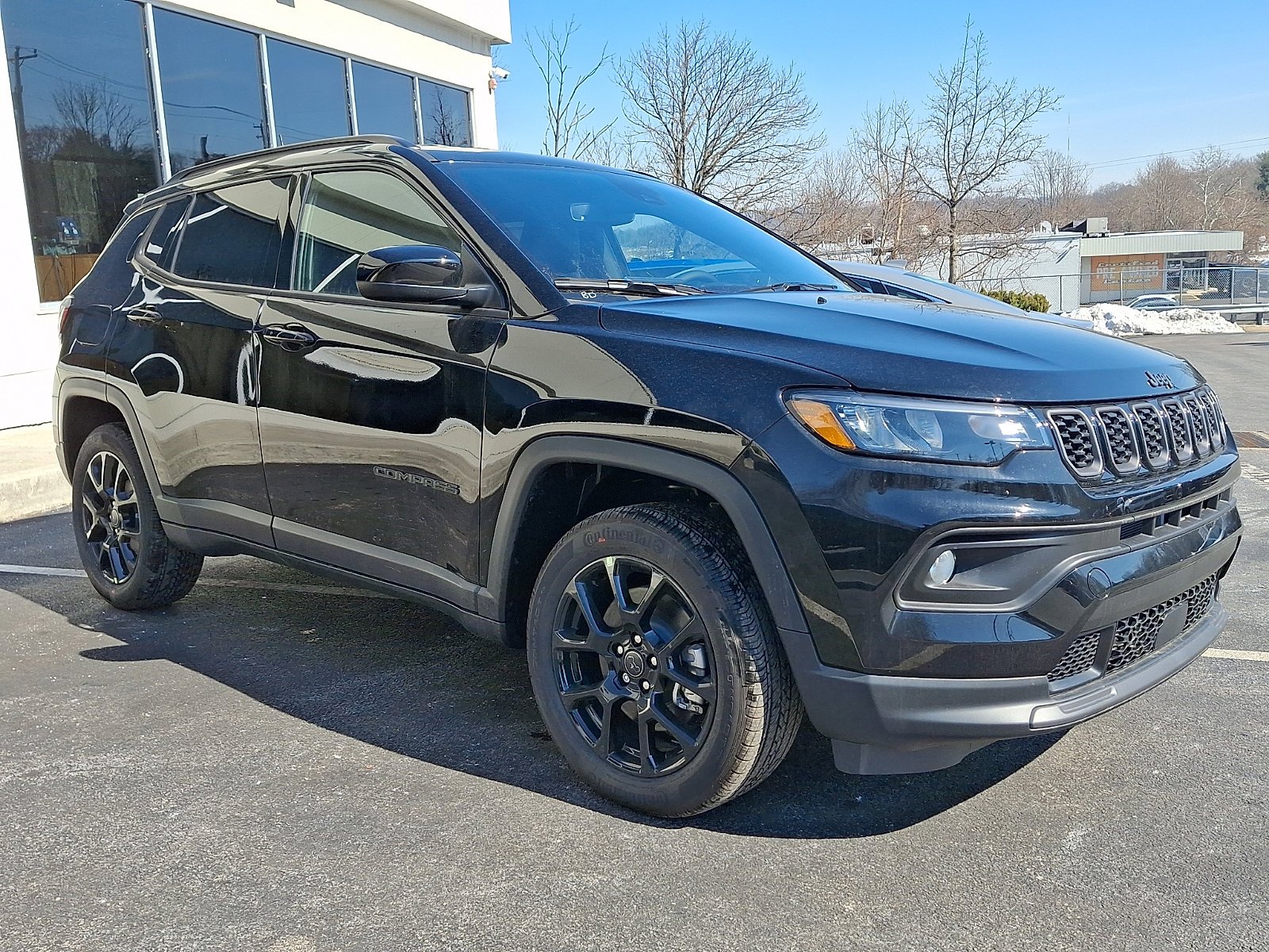 New 2026 Diamond Black Crystal Pearlcoat Jeep Latitude Altitude image 2