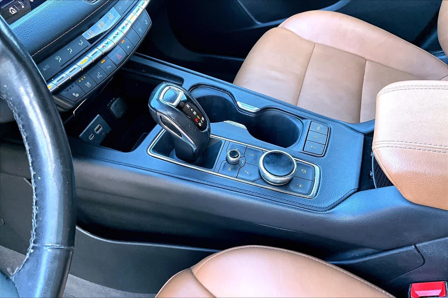 Used 2019 Autumn Metallic Cadillac FWD Premium Luxury image 17