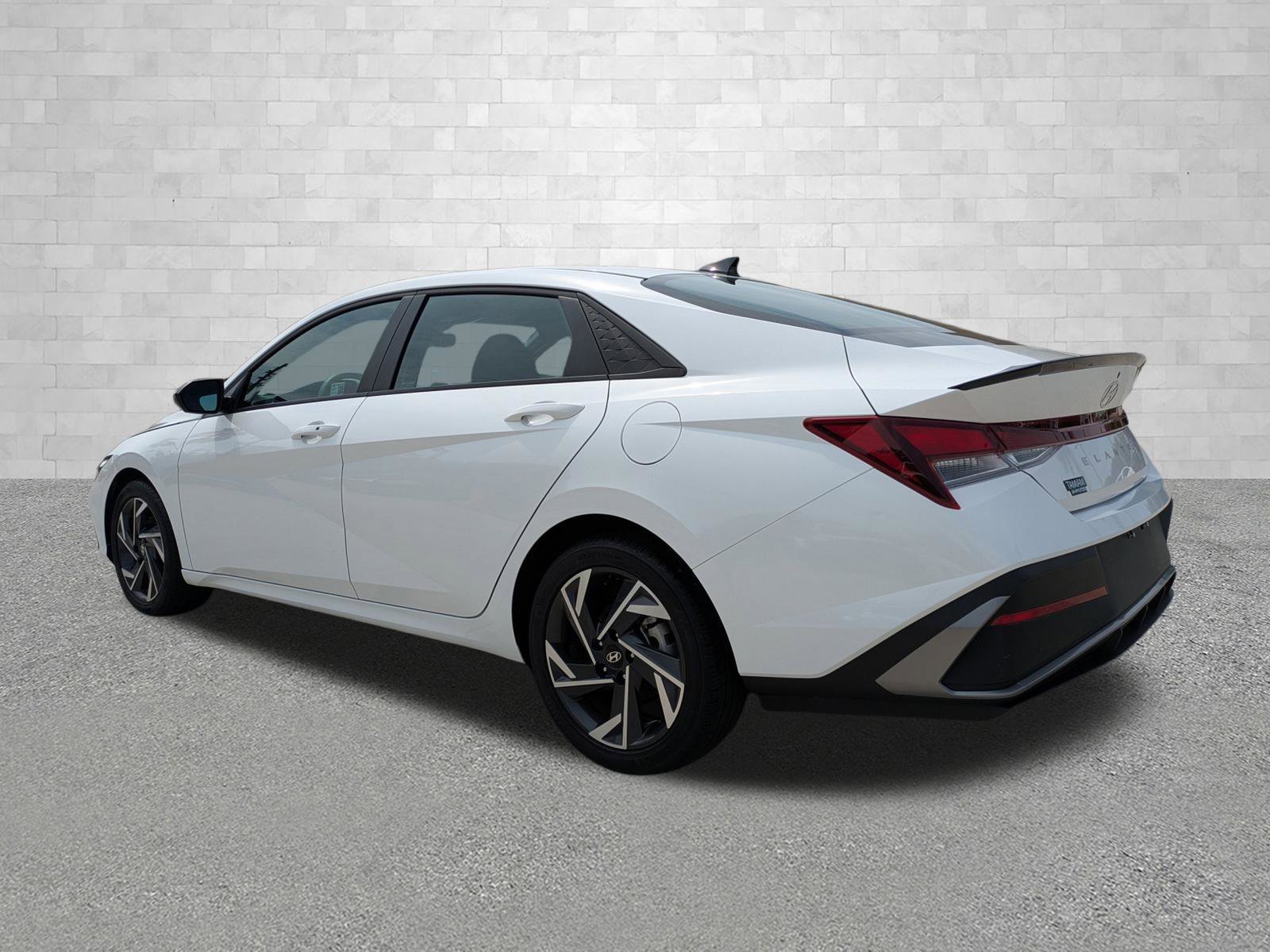 Used 2025 Serenity White Hyundai SEL SPORT image 4