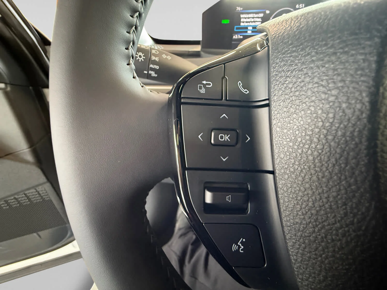 New 2026 Wind Chill Pearl Toyota XLE image 19