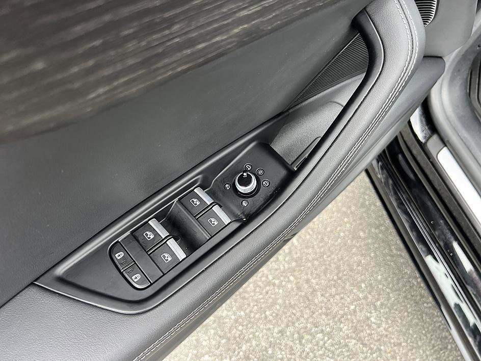Used 2021 Brilliant Black Audi Premium Plus image 21