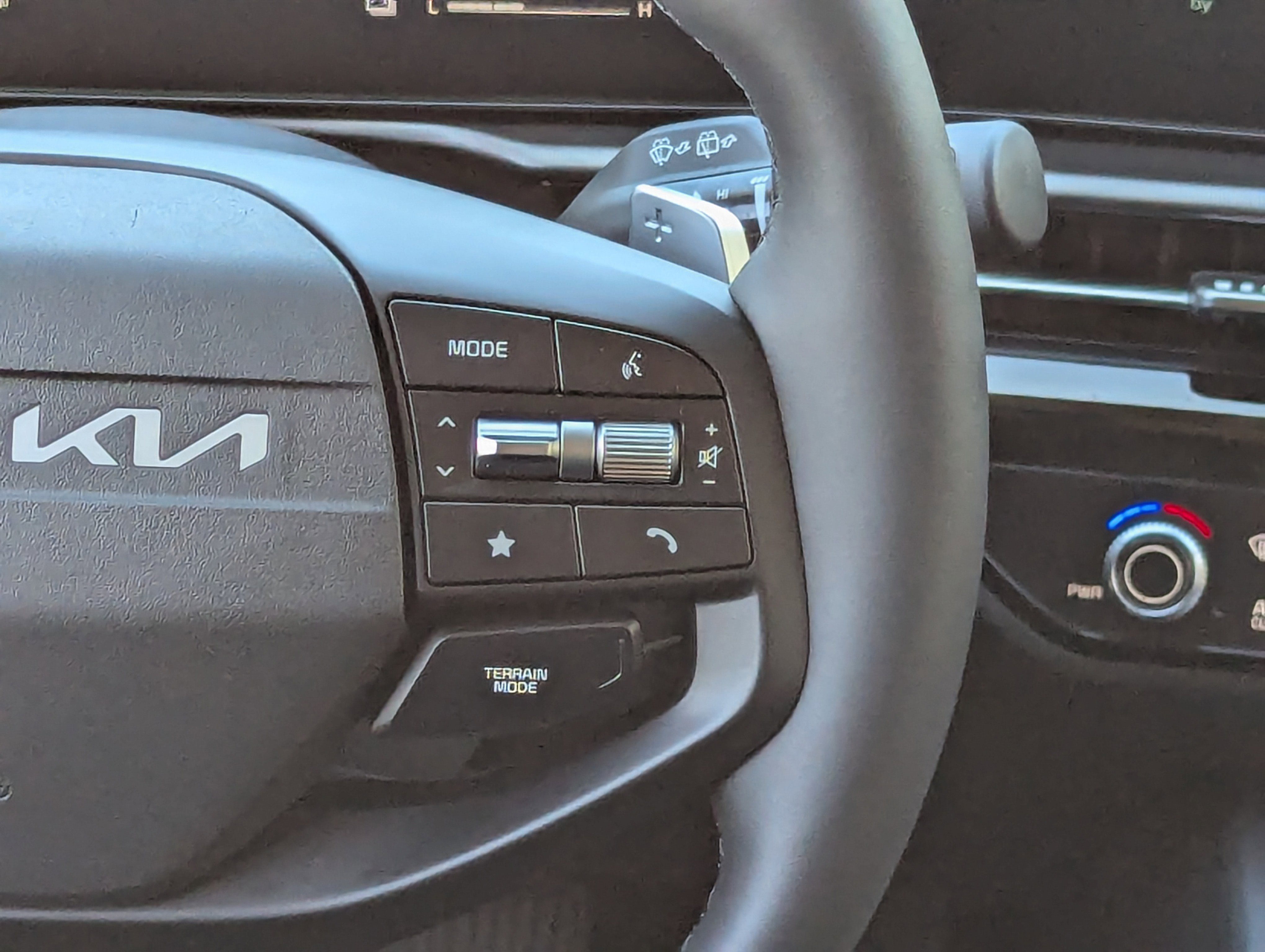 New 2026 Fusion Black Kia EX image 18