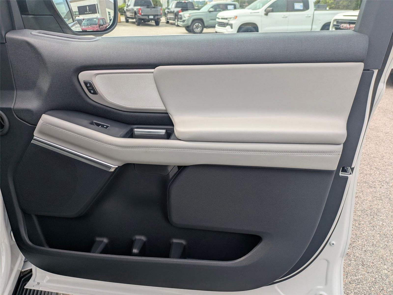 New 2026 Star White Metallic Tri-Coat Ford Active image 31