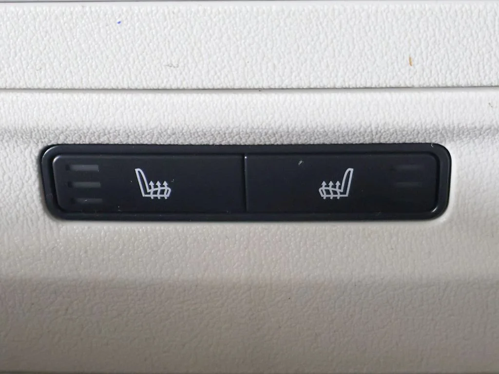 Used 2022 Black Jaguar SVR image 62
