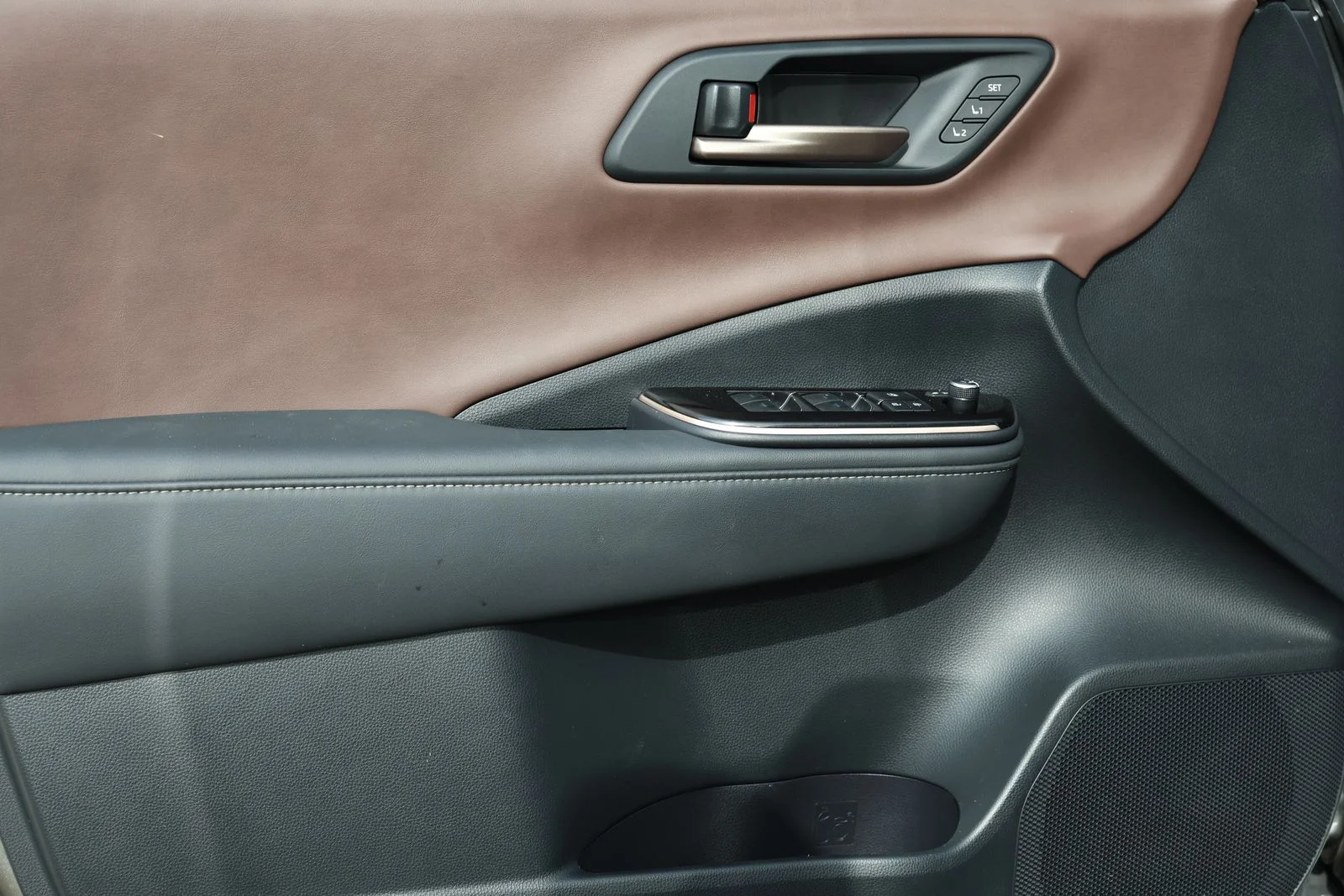 Used 2024  Toyota Limited image 27