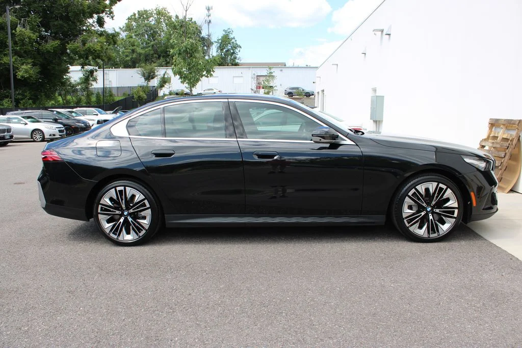 Certified Used 2026 Black Sapphire Metallic BMW 540i xDrive image 32