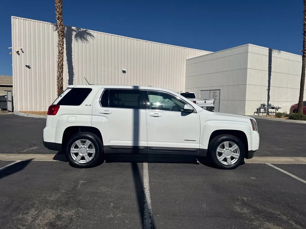Used 2015 White GMC SLE-1 image 6