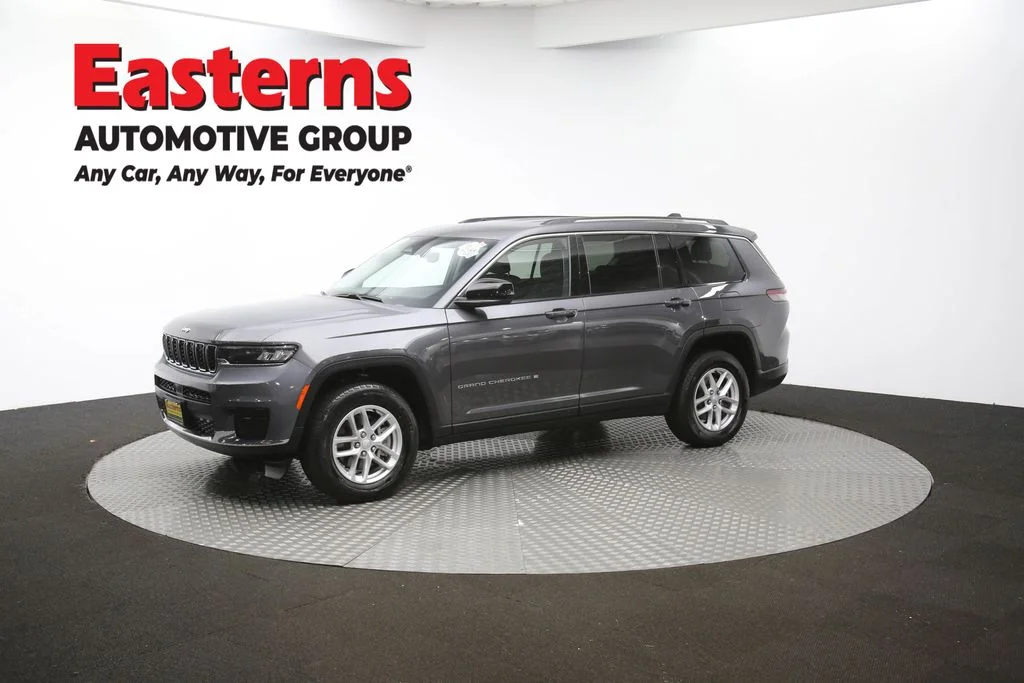 Used 2023 Gray Jeep Laredo image 59