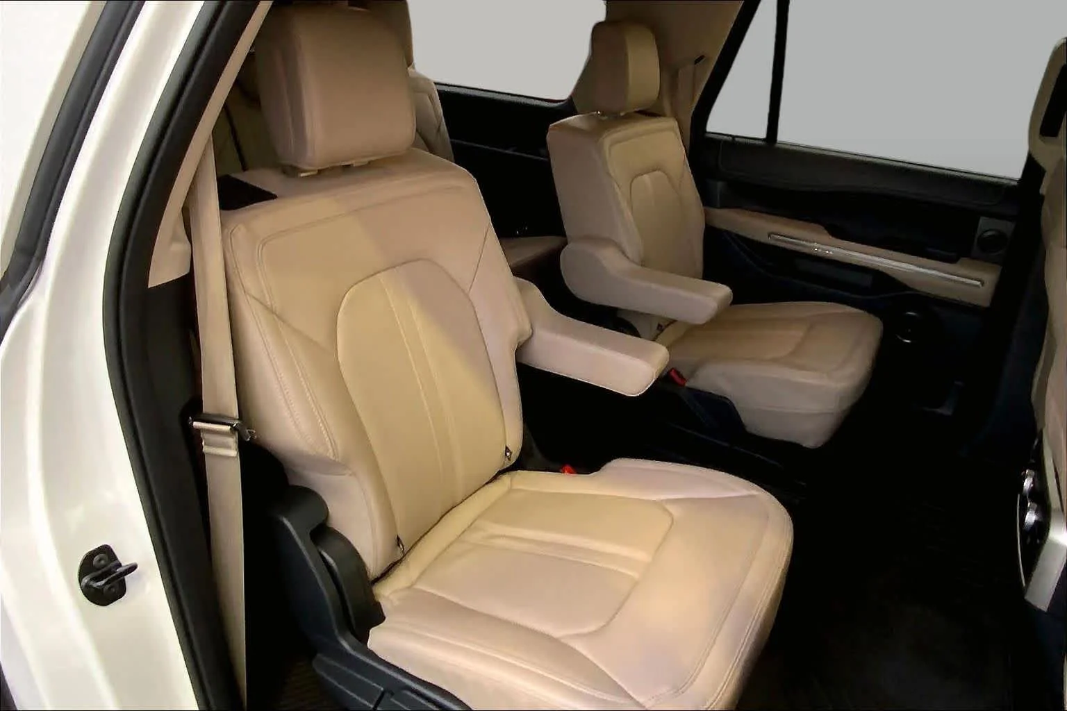 Used 2023 Star White Metallic Tri-Coat Ford Limited image 19