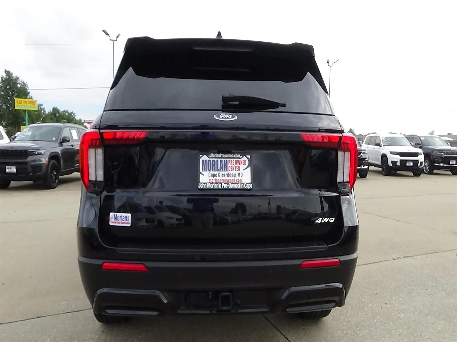 Used 2025 Agate Black (um) Ford ST-Line image 7