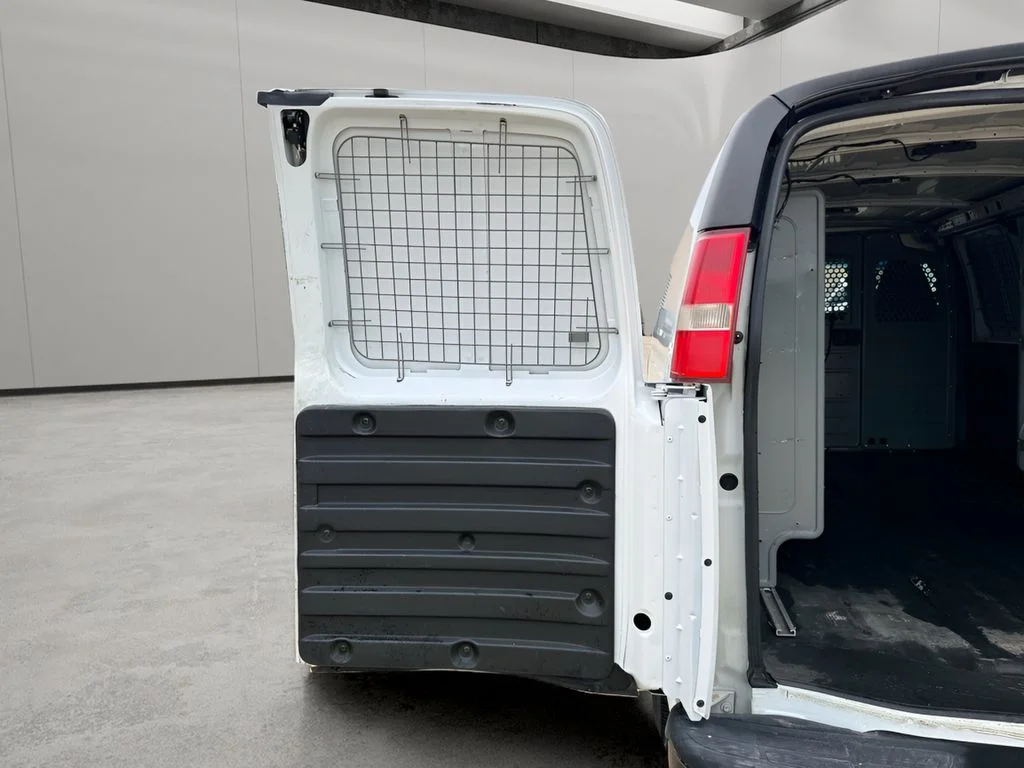 Used 2016 Summit White Chevrolet Work Van image 19