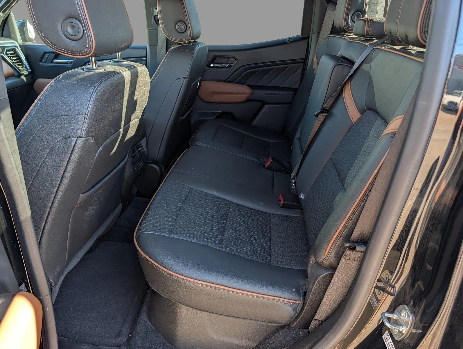 Used 2023 Onyx Black GMC 4WD AT4 image 34