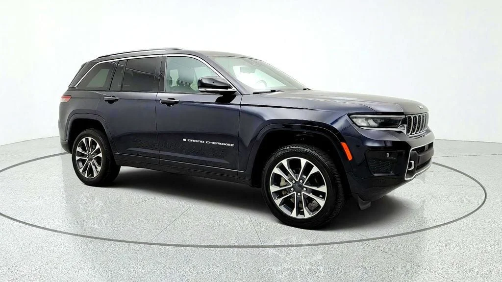 Used 2023 Midnight Sky Jeep Overland 4x4 w/ Luxury Tech & Advanced ProTech Groups image 3