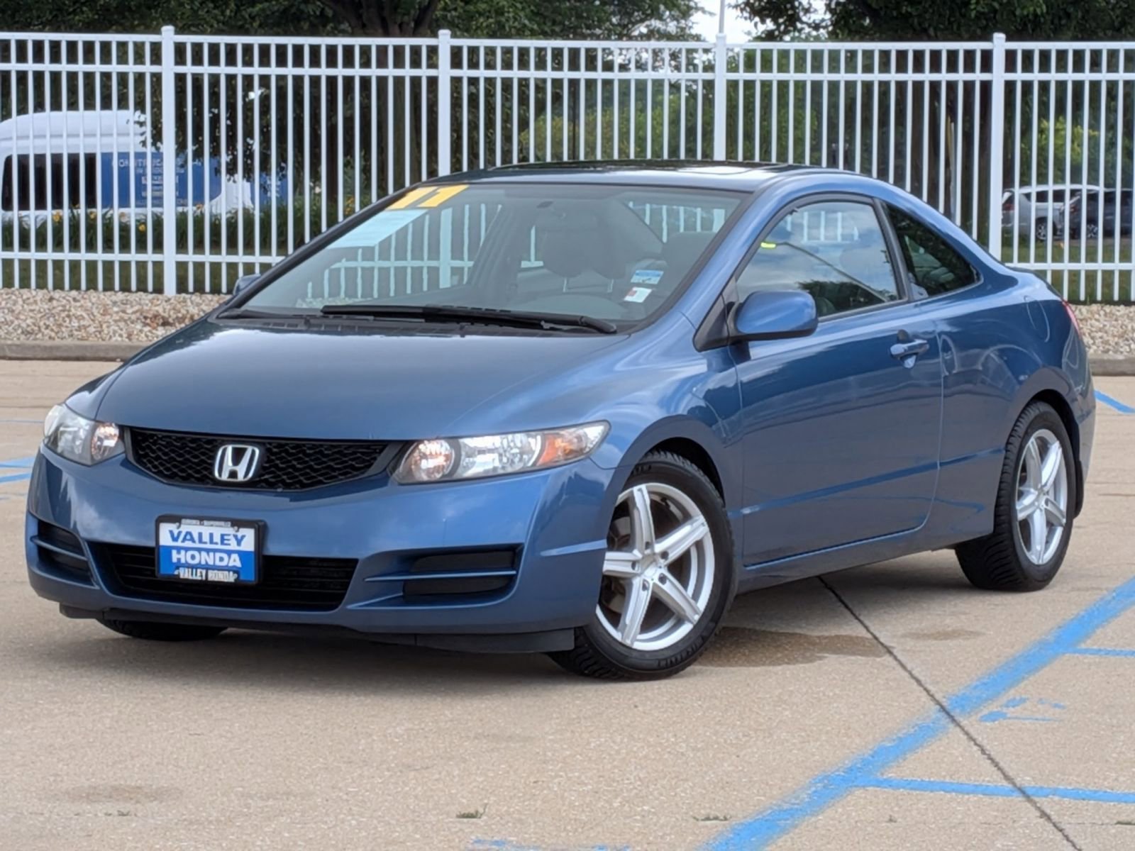 Used 2011 Honda Civic EX-L with VIN 2HGFG1B91BH517962 for sale in Aurora, IL