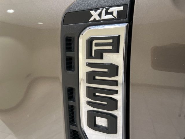 Used 2023 Gray Ford XLT image 25