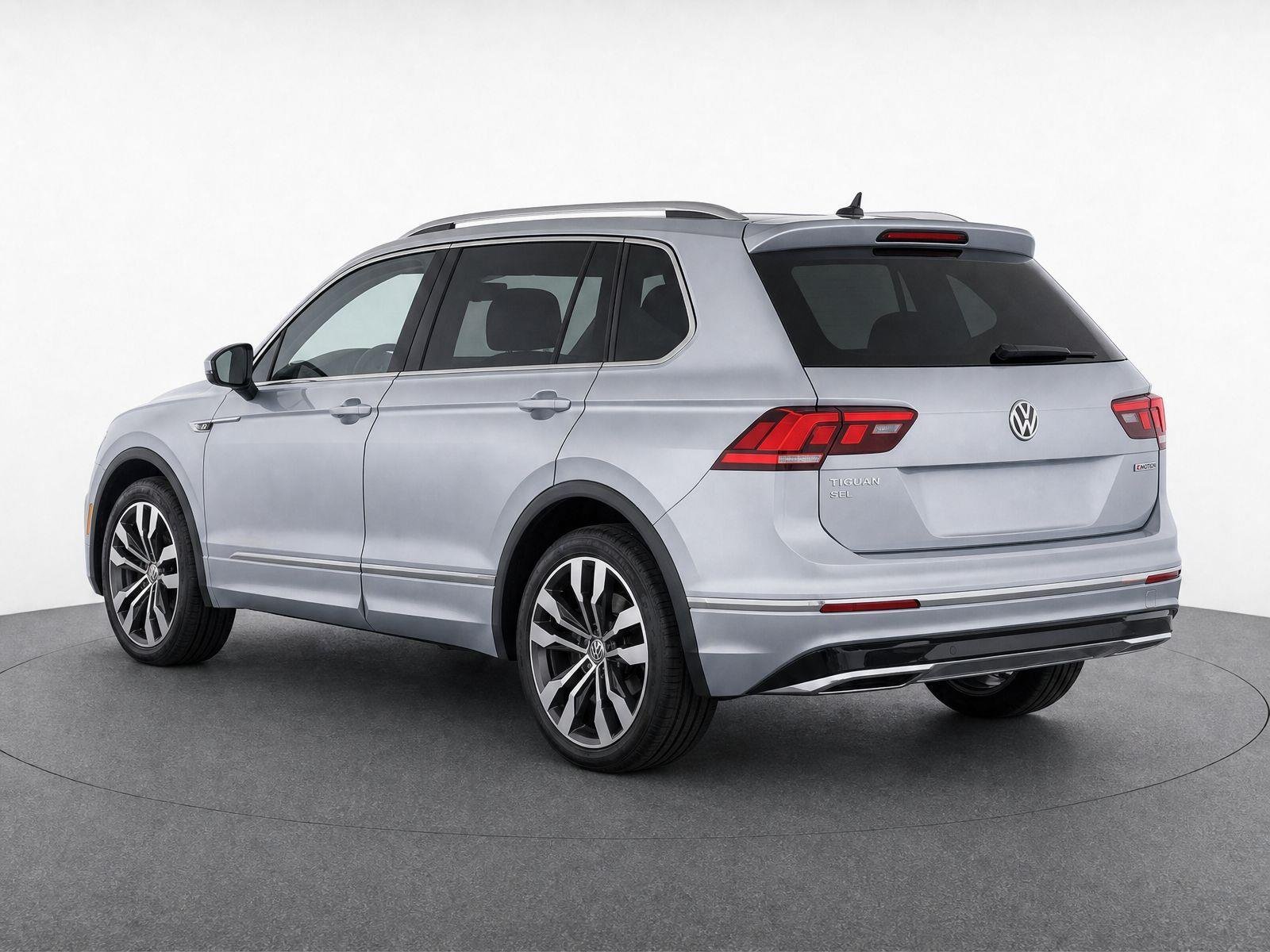 Used 2019 Pyrite Silver Metallic Volkswagen SEL Premium image 3