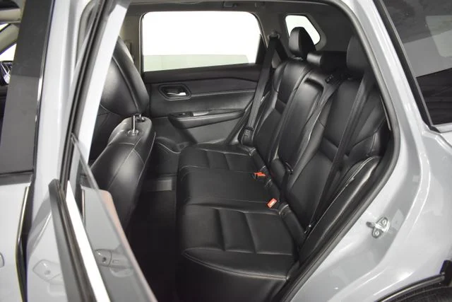Used 2023 Gray Nissan SL image 27