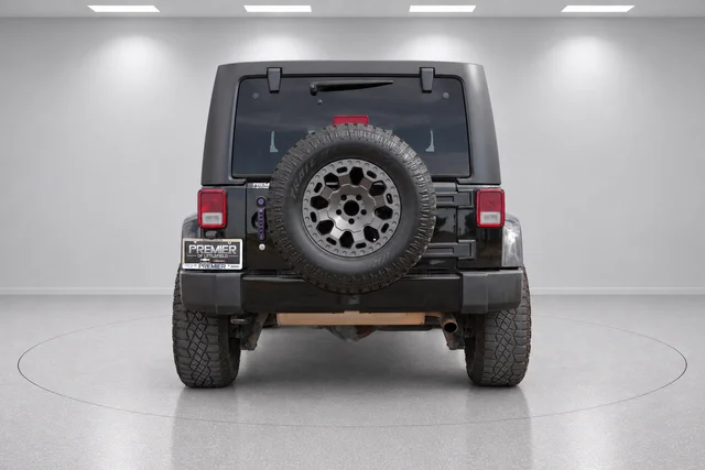 Used 2018 Black Jeep Unlimited Sahara image 4