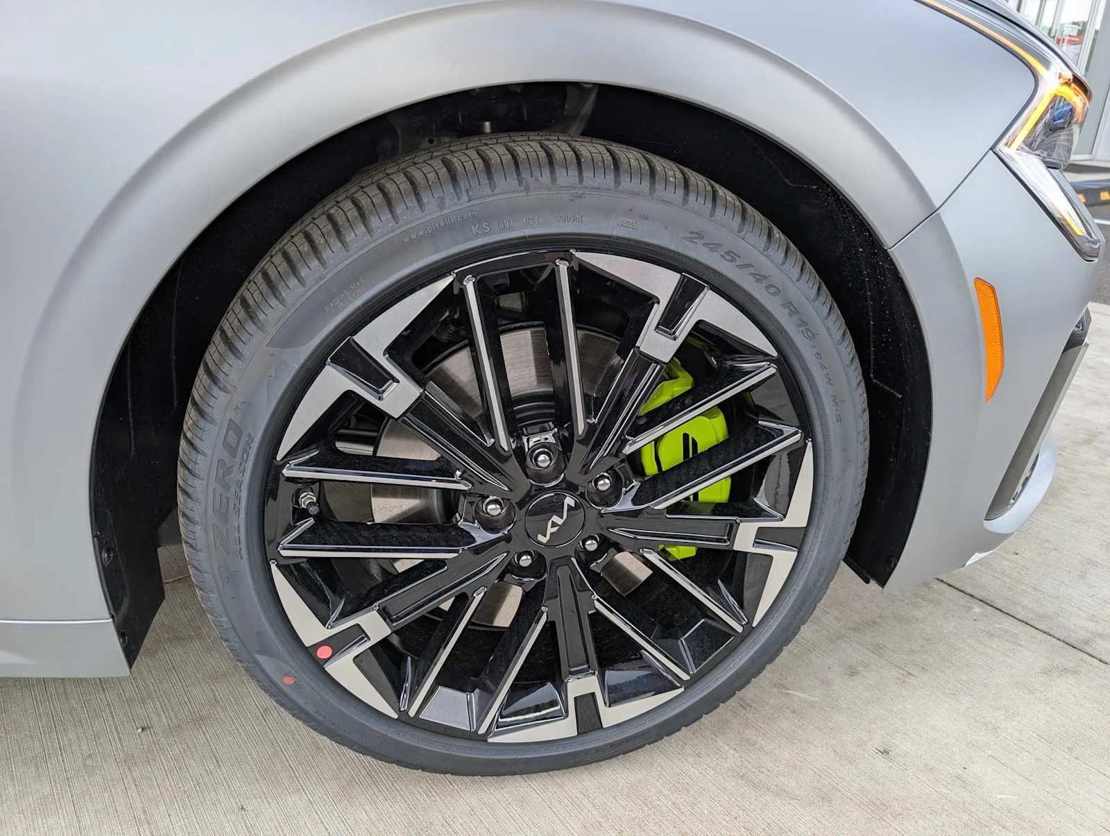 New 2026 Steel Matte Gray Kia GT image 3