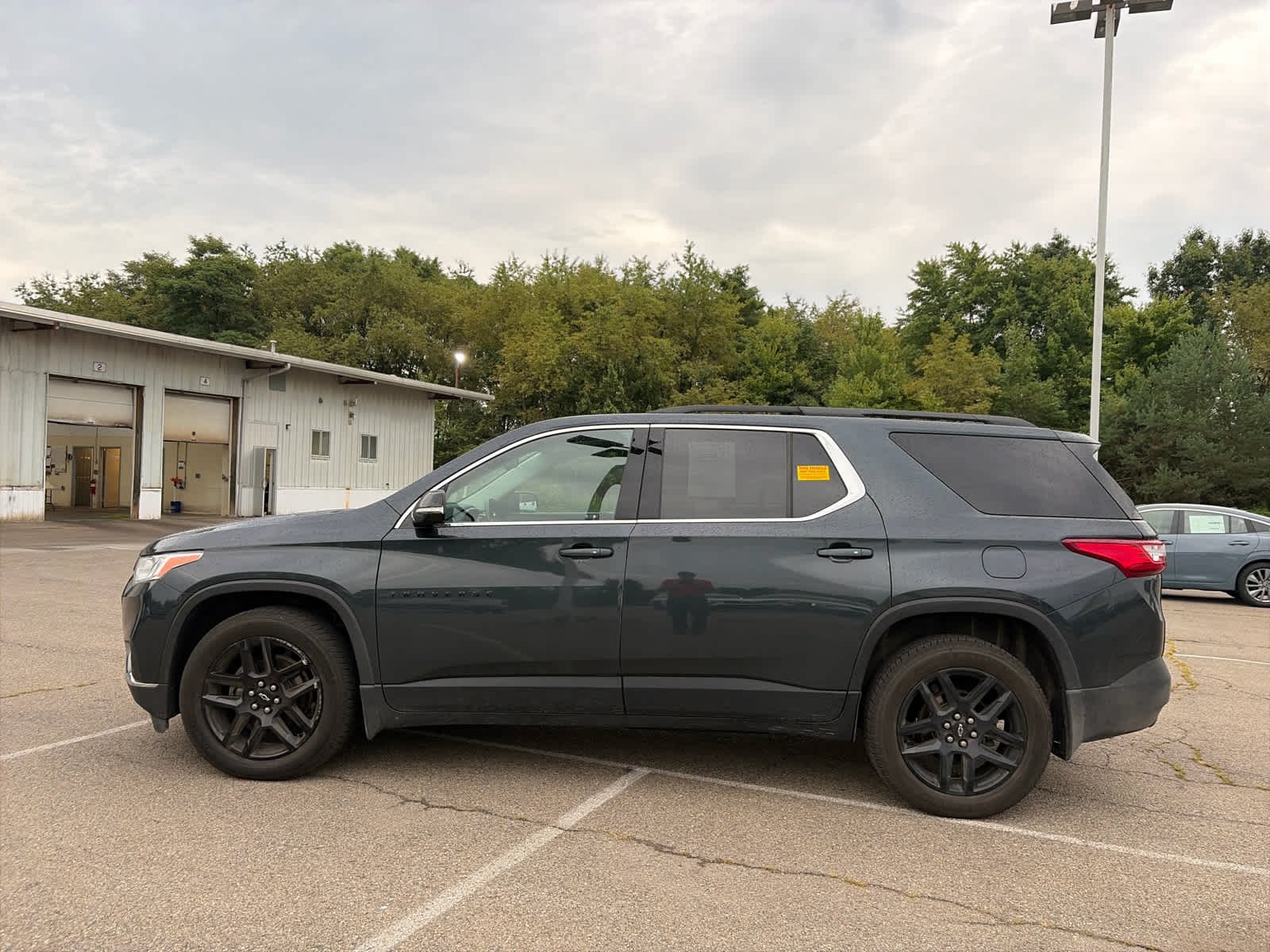 Used 2019 GRAPHITE METALLIC Chevrolet LT Cloth image 4