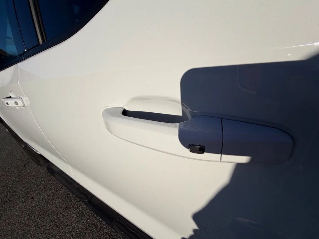 Used 2021 SUMMIT WHITE GMC Elevation image 44