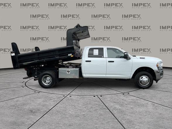 2023 RAM Ram 3500 Chassis Cab Tradesman - Photo 9