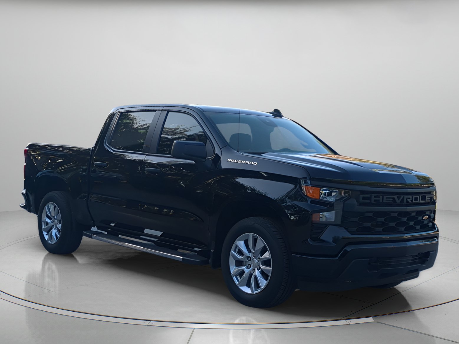 Used 2024 Black Chevrolet Custom Crew Cab Pickup image 37