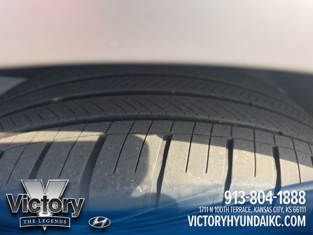 Used 2023 White Hyundai Limited image 28